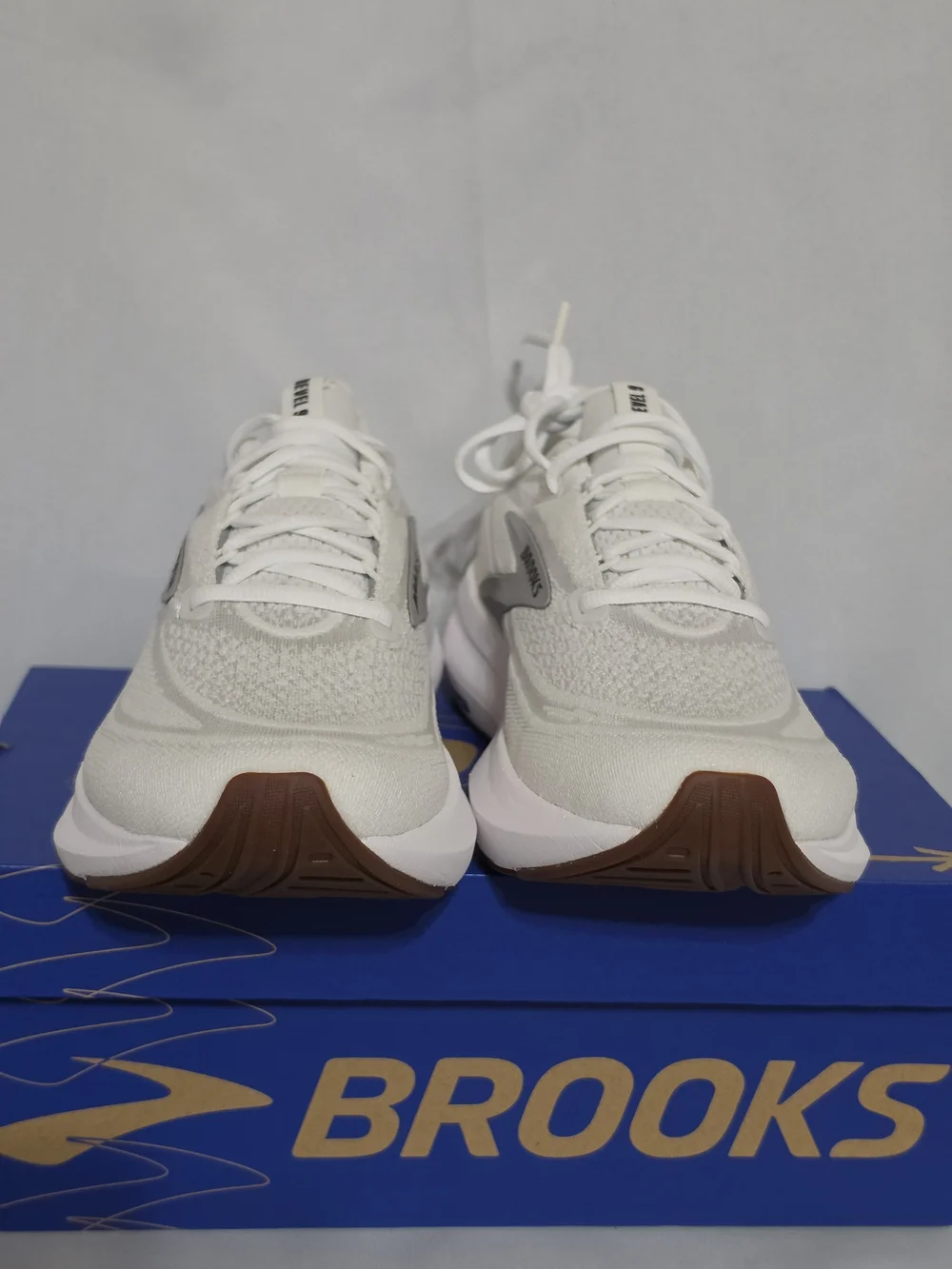 BROOKS Revel 9 White Gray Athletic Running Shoes US Women Size 10.5 (NWOT)